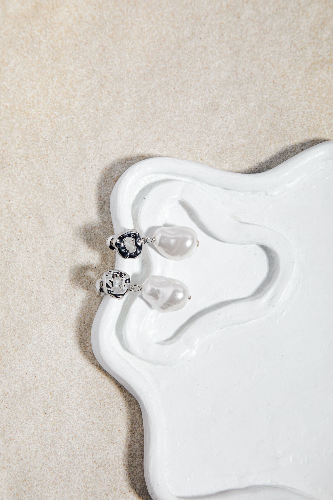 Mini Kat Earrings - Kymond & Co