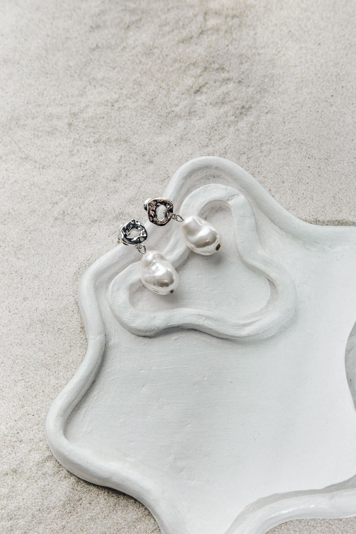 Mini Kat Earrings - Kymond & Co