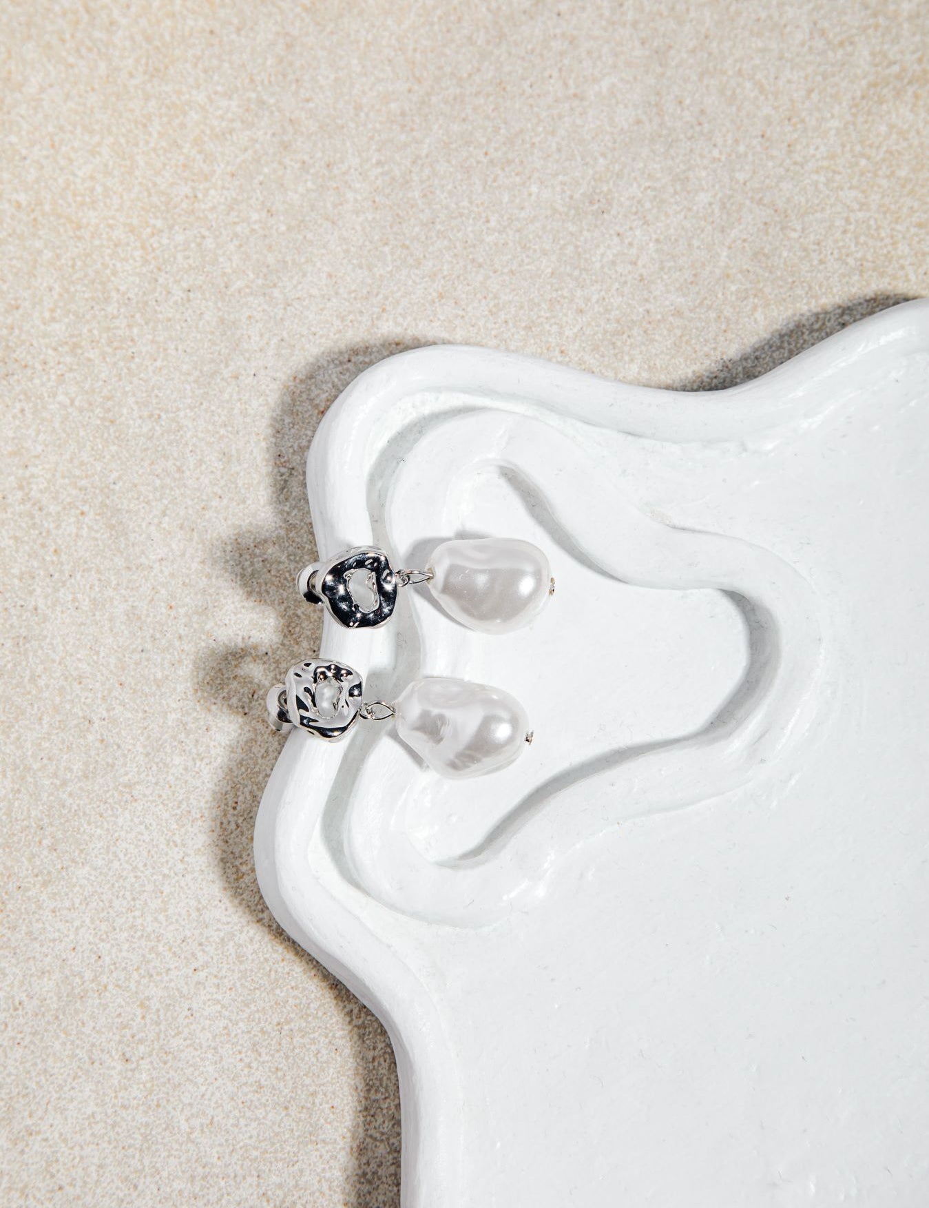 Mini Kat Earrings