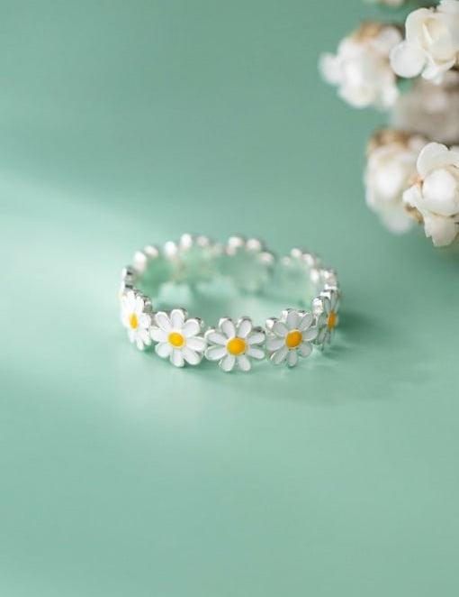 Daisy Ring - Kymond & Co